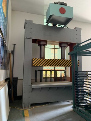 上置式预压机（冷压机）